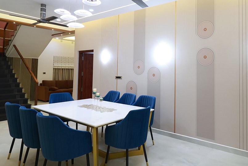 Dining 22